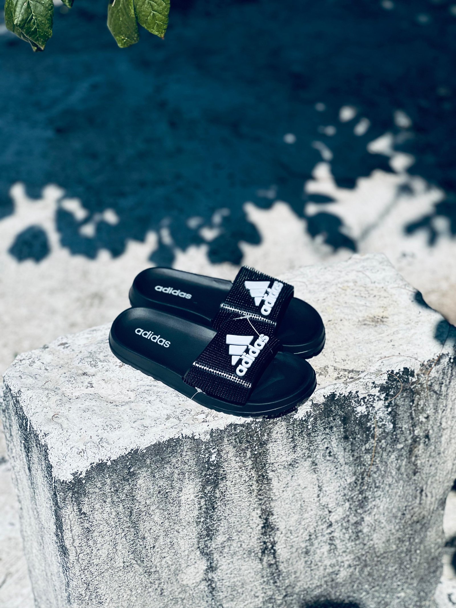 ADIDAS FLIP FLOP