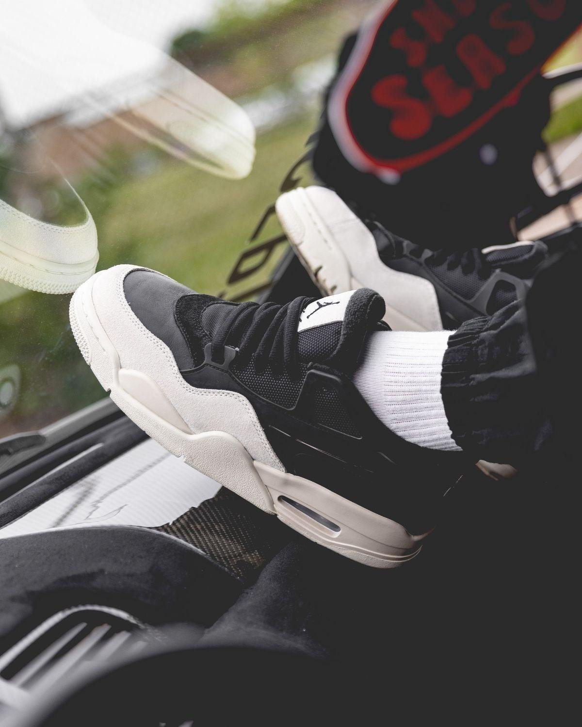 AIR JORDANS 4 RM BLACK LIGHT BONE