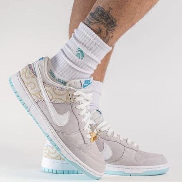 NIKE SB DUNK BARBER