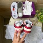 NIKE SB DUNK SKATEBOARD LOW ROLLER DERBY