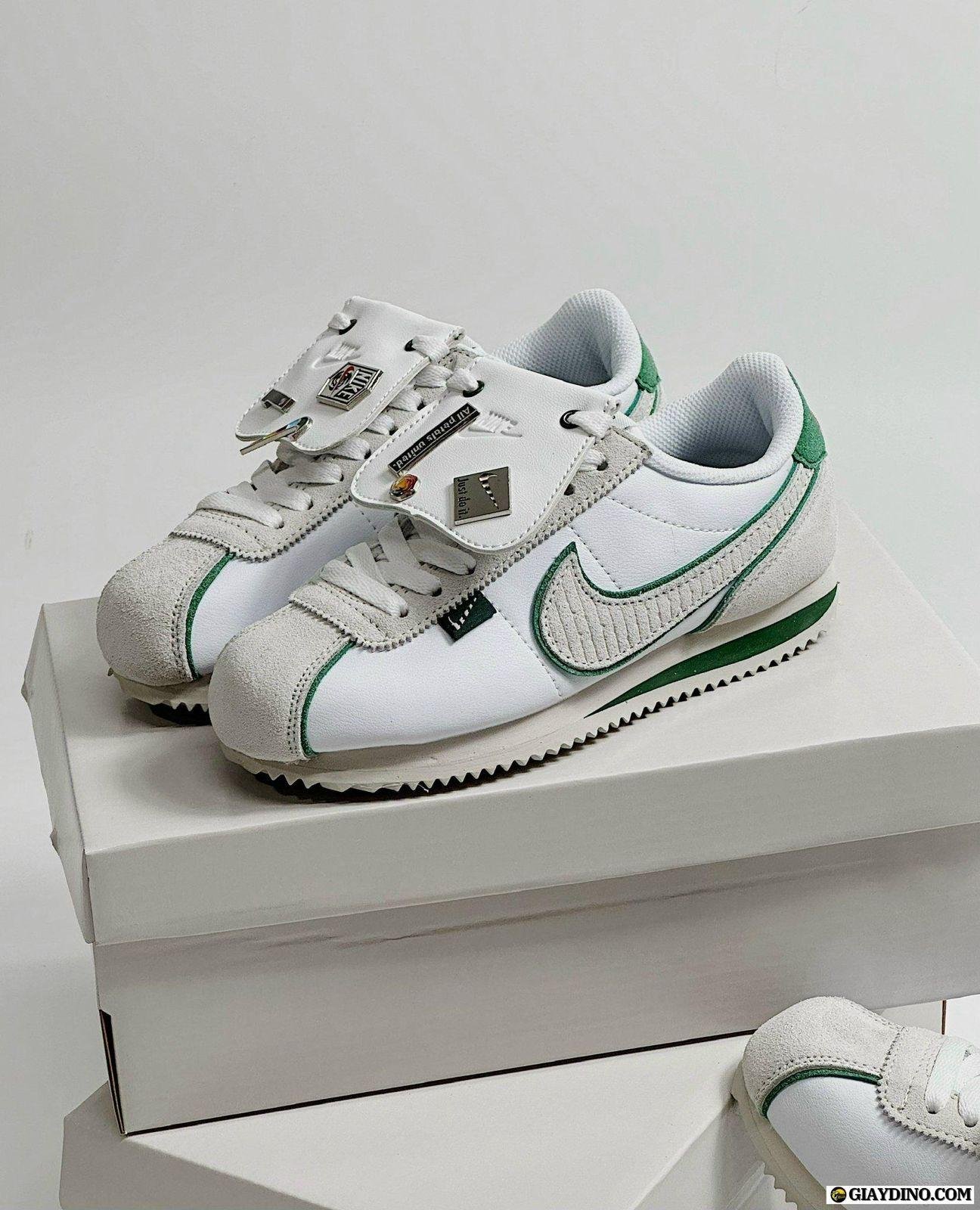 NIKE CORTEZ PETALS UNITED