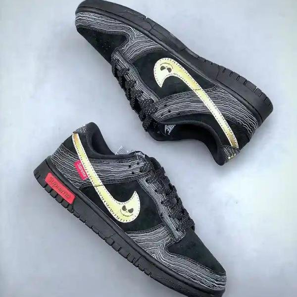 NIKE SB DUNK SUPREME 2025