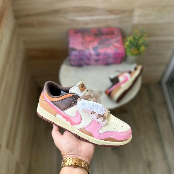 NIKE SB DUNK WHAT THE DUNKIN DONUT