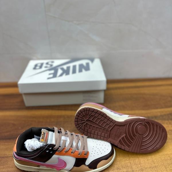 NIKE SB DUNK WHAT THE DUNKIN DONUT