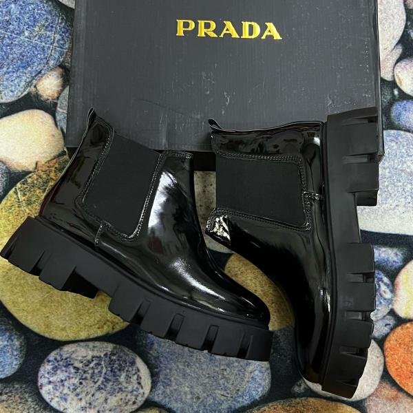 PRADA