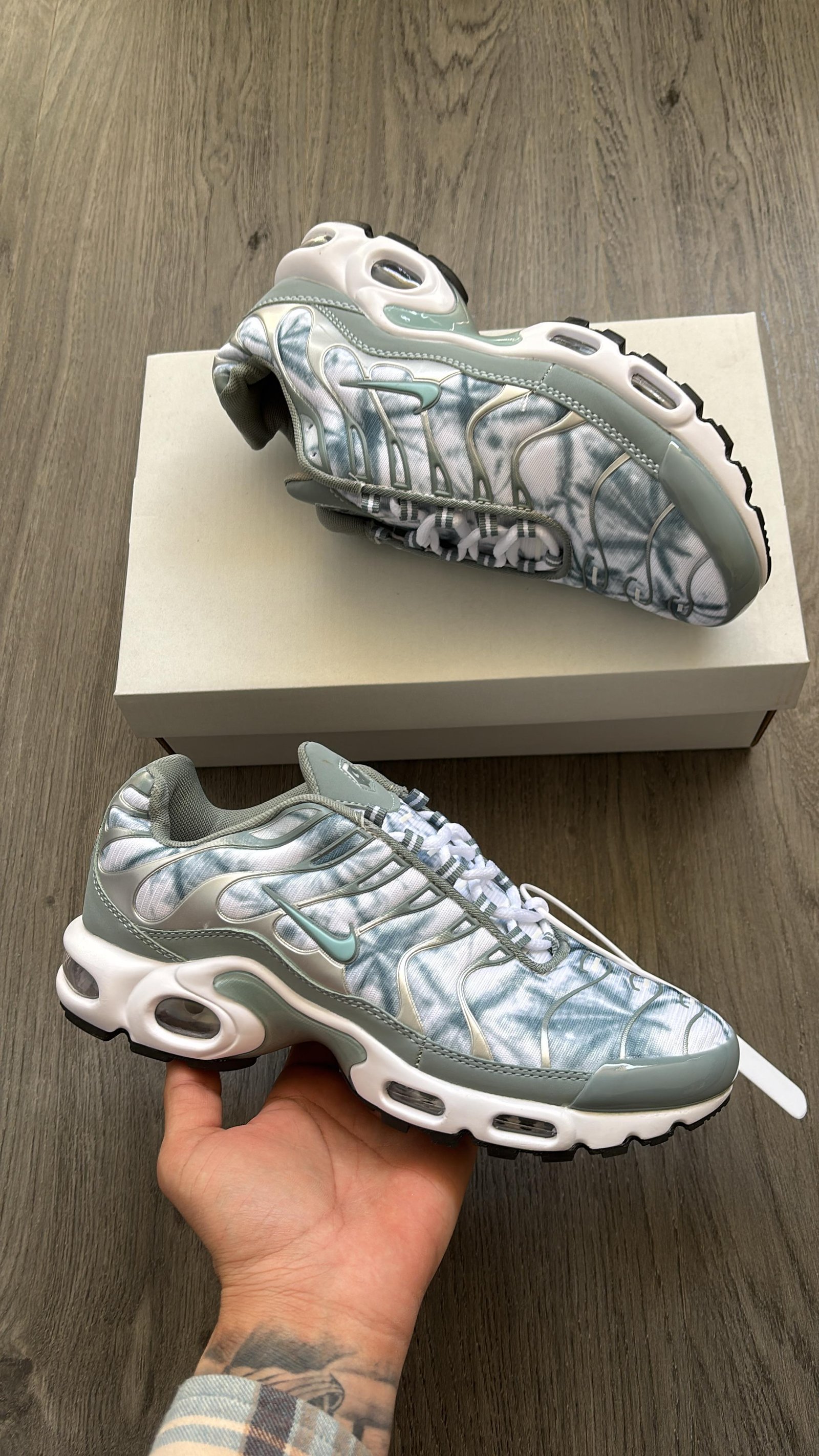 NIKE AIRMAX TN 2023