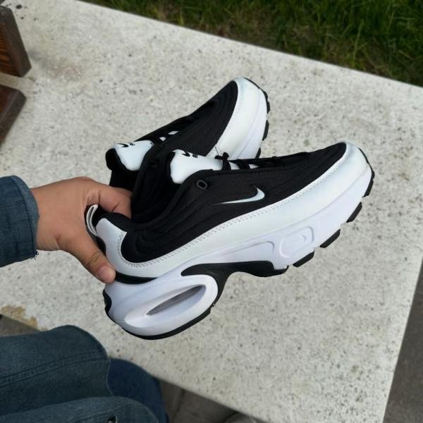 NIKE AIRMAX PORTAL TRAINERS OREO