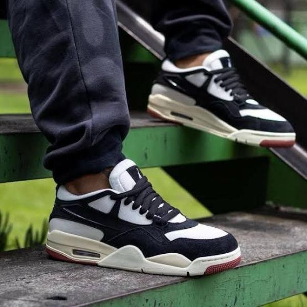 JORDAN 4 RM 2025