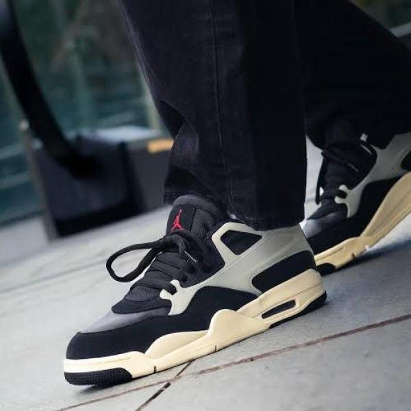 JORDAN 4 RM 2025