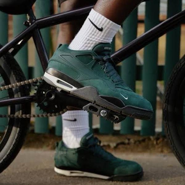 JORDAN 4 RM 2025