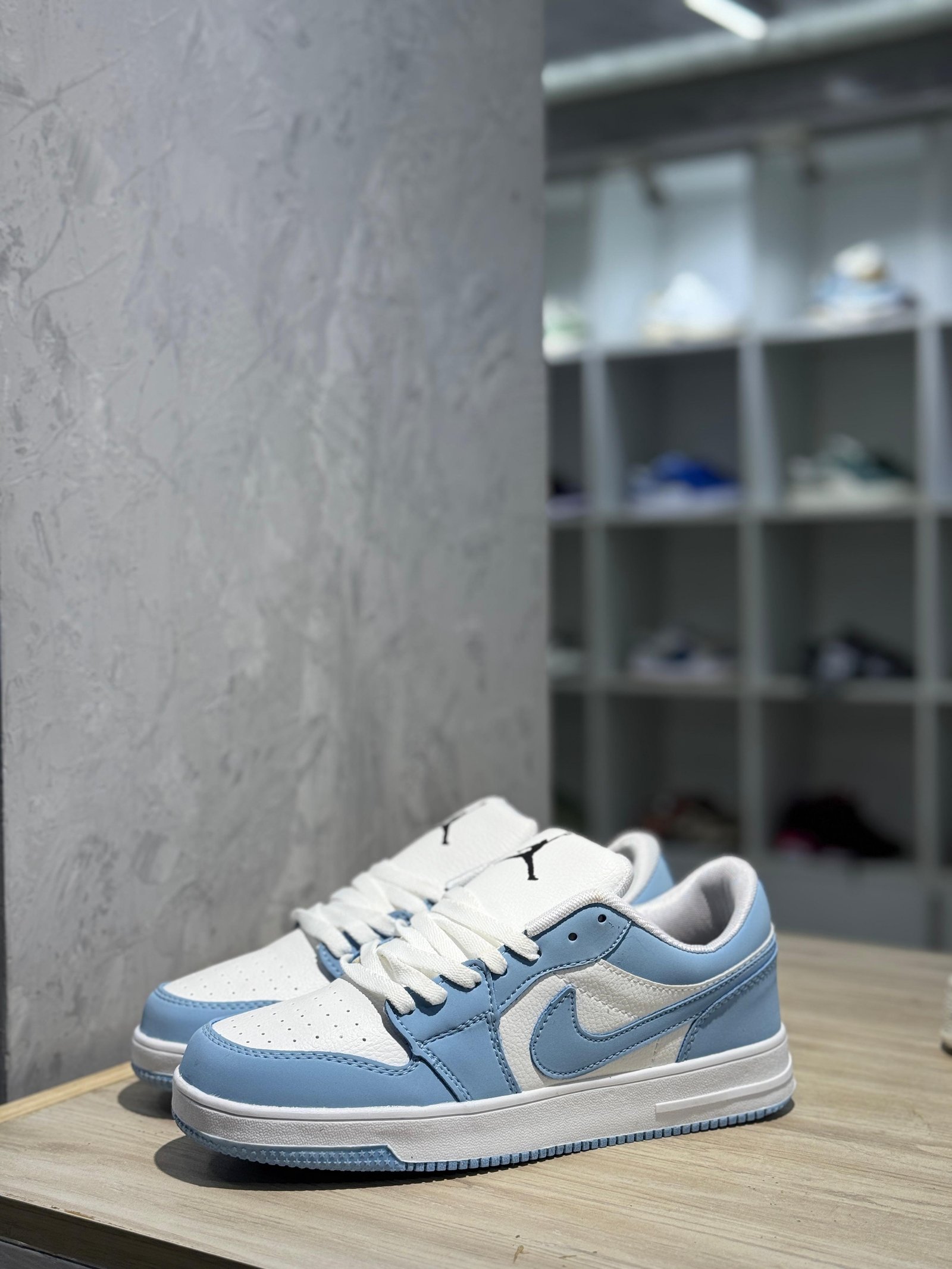 JORDAN CUT LOW
