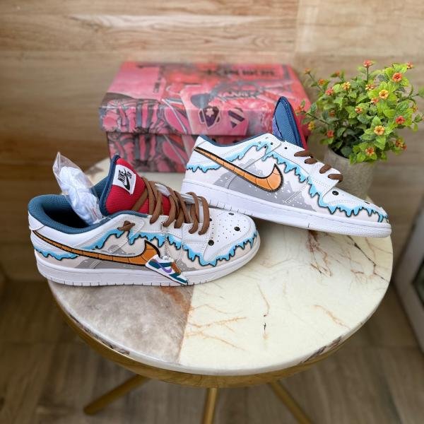 NIKE SB DUNK SNOWMAN