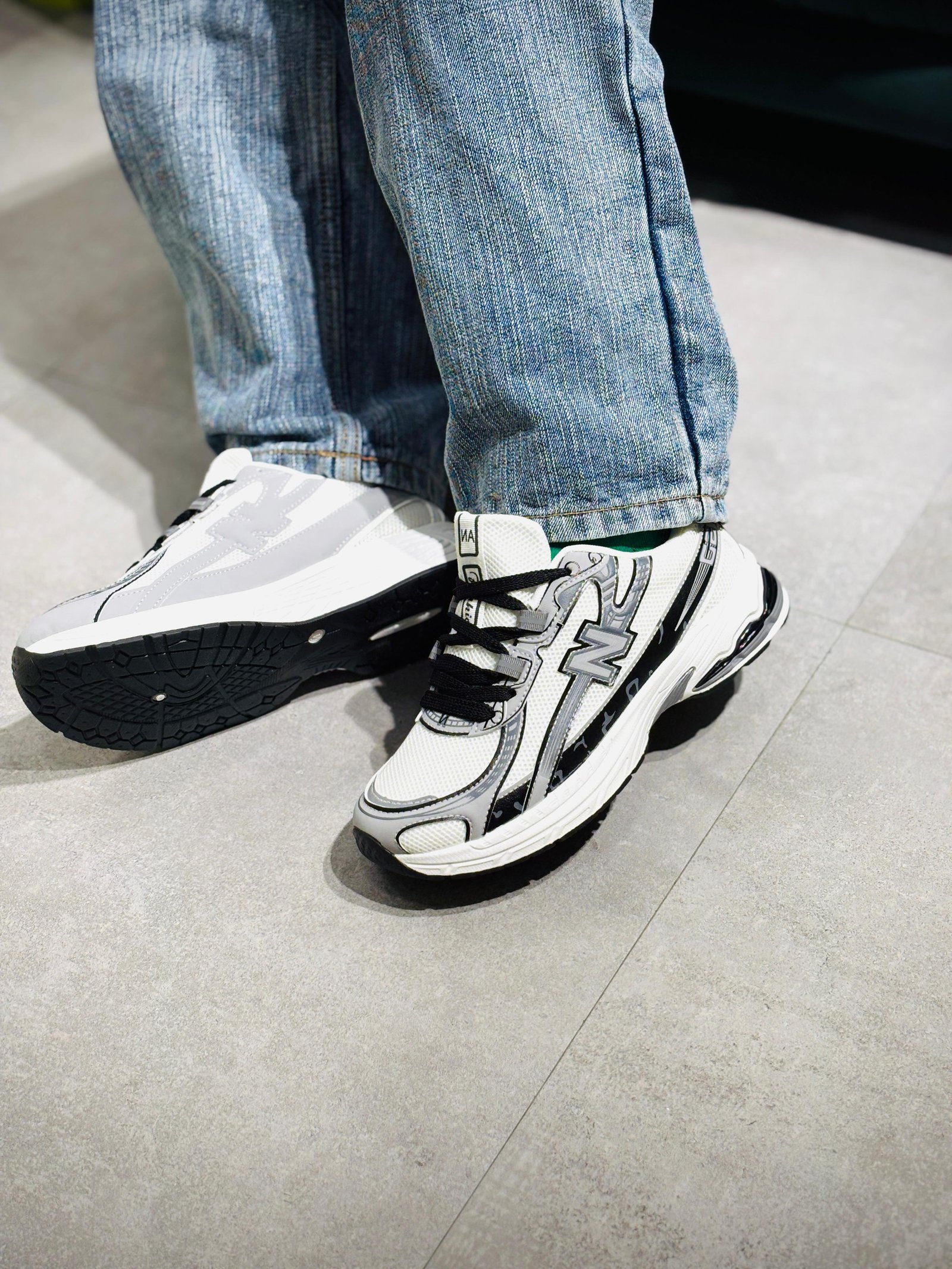 NEW BALANCE