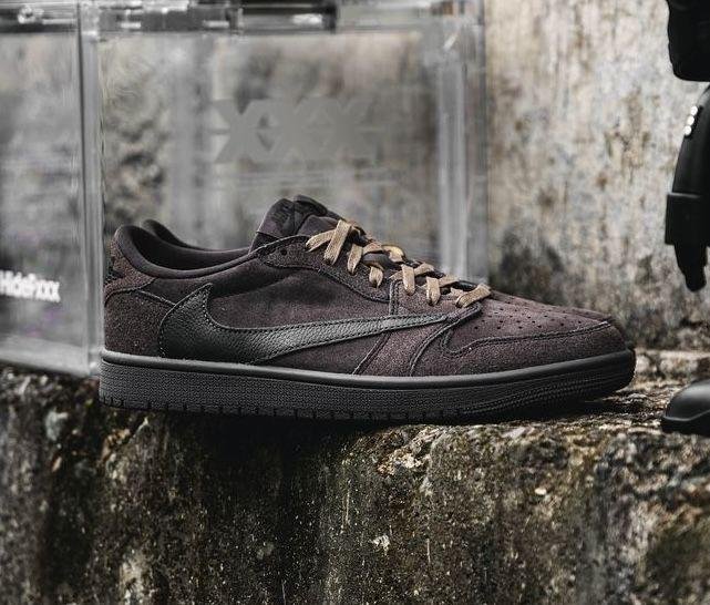 AIR JORDAN X TRAVIS SCOTT 1 LOW OG SP ‘VELVET BROWN’