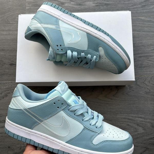 NIKE SB DUNK SKY
