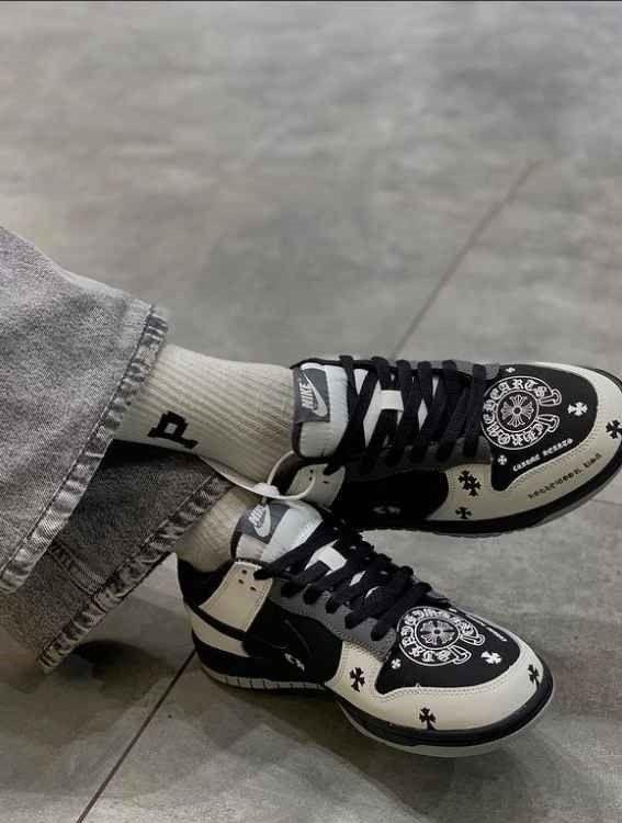 NIKE SB DUNK CHROME HEARTS