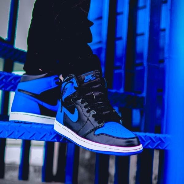 AIR JORDAN ONE