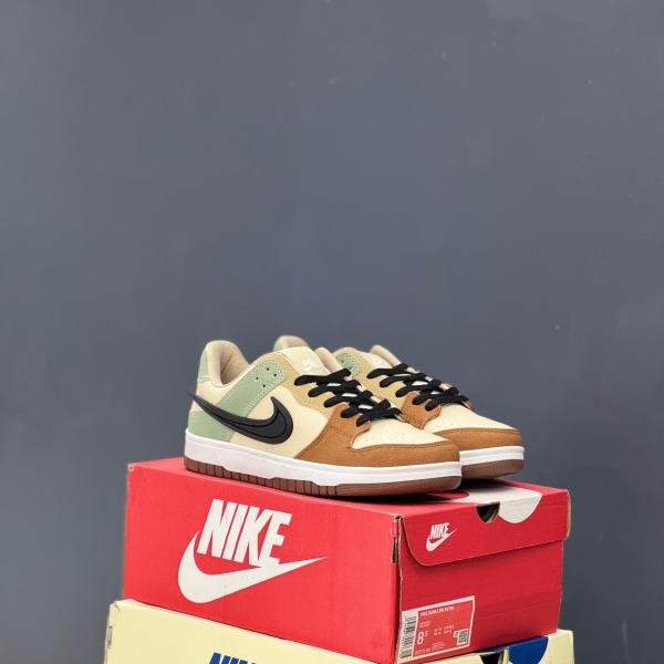 NIKE SB DUNK