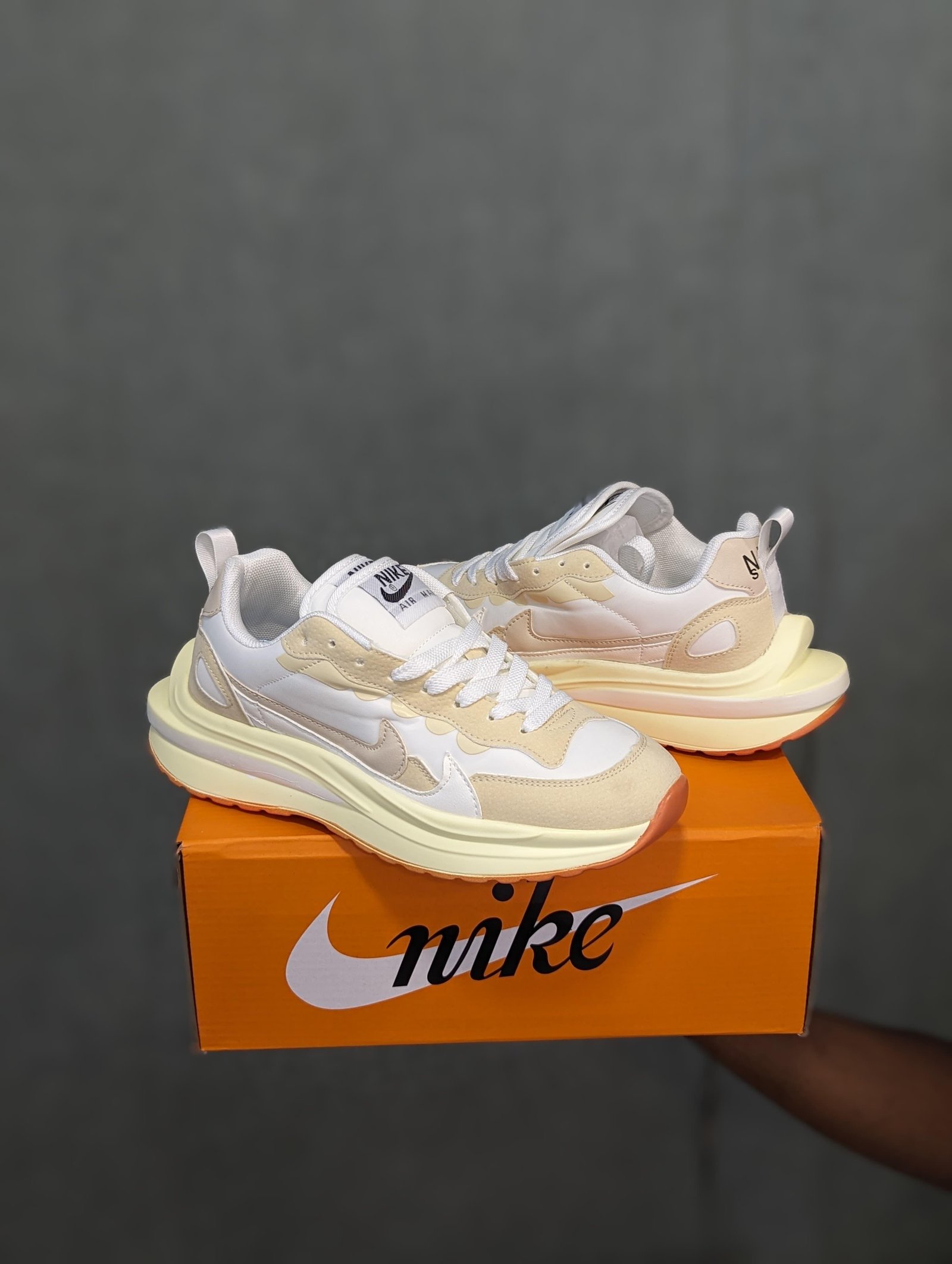 NIKE SACAI