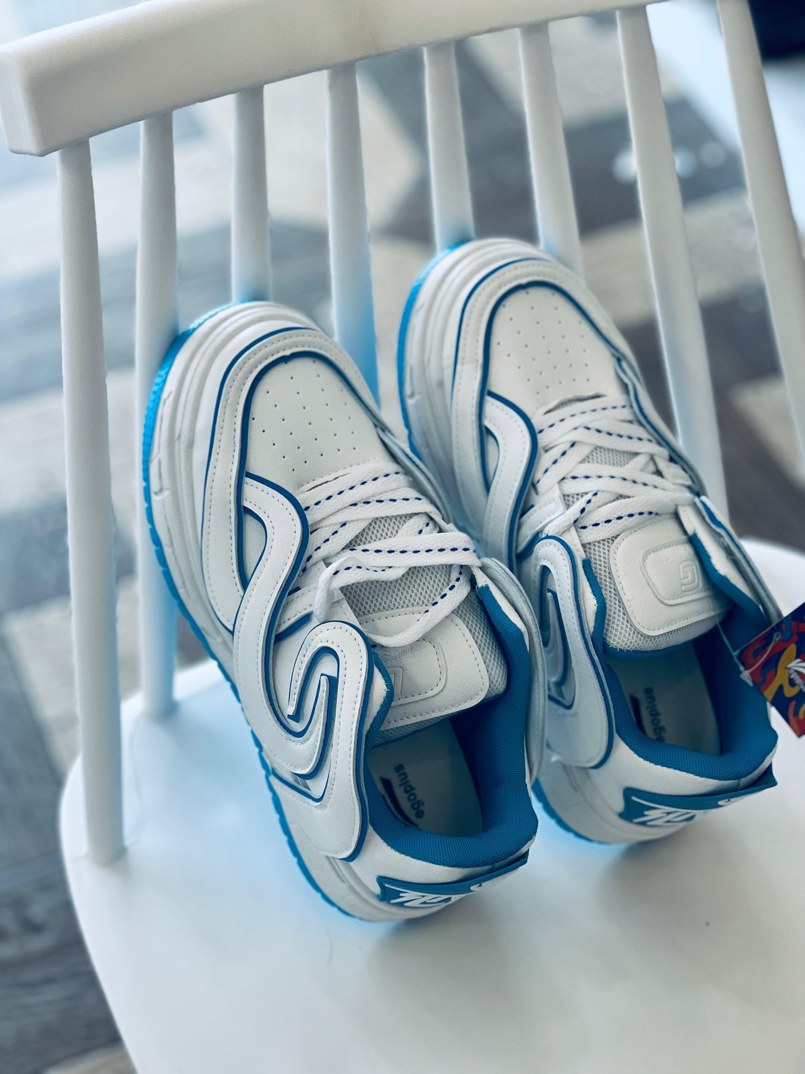 WAVE SHOE