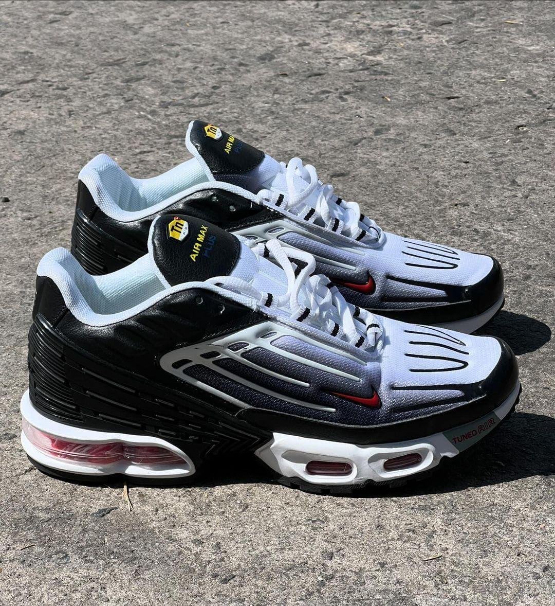 NIKE AIRMAX TN PLUS 3RD BLACK/WHITE