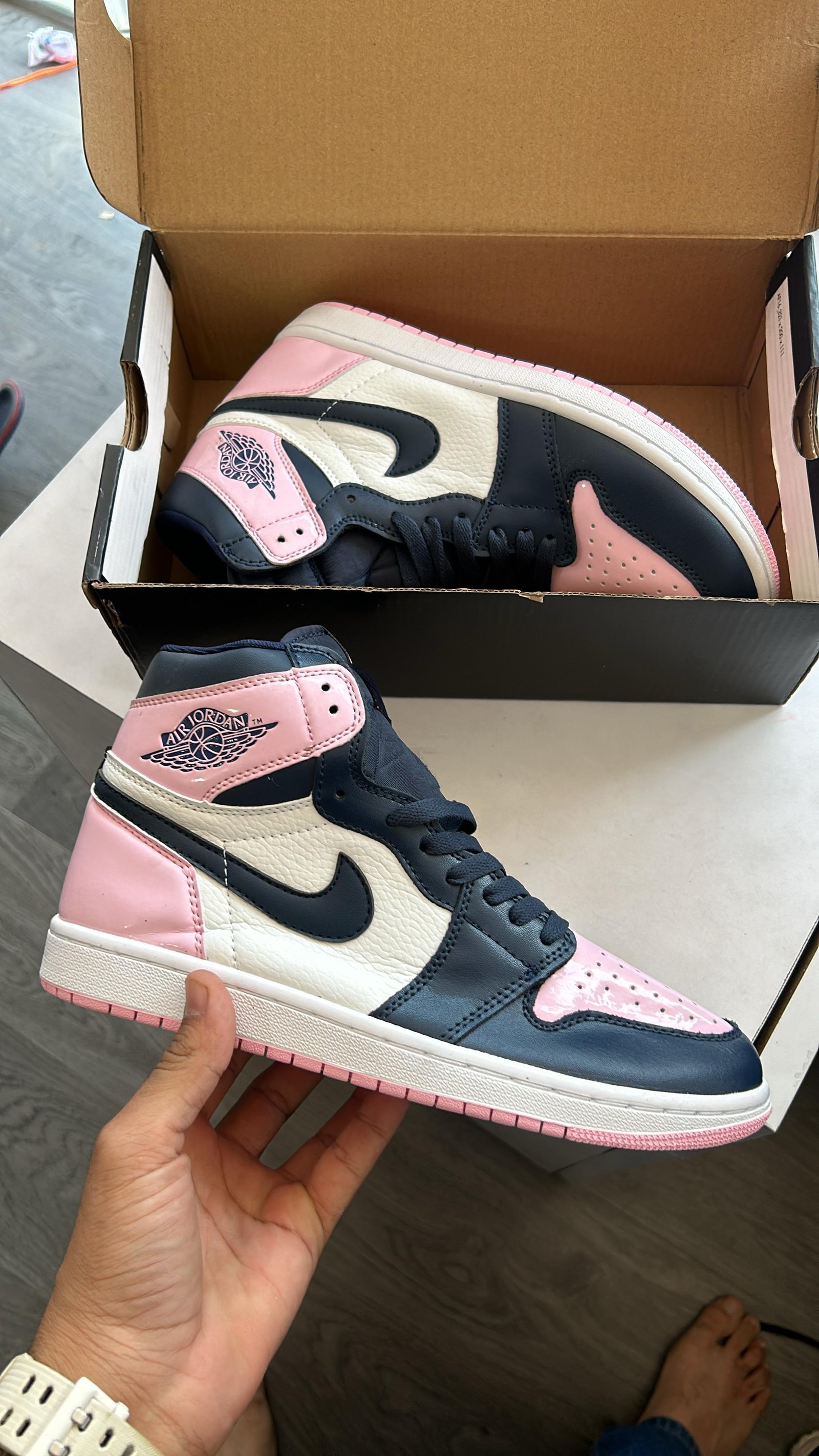 AIR JORDAN ONE