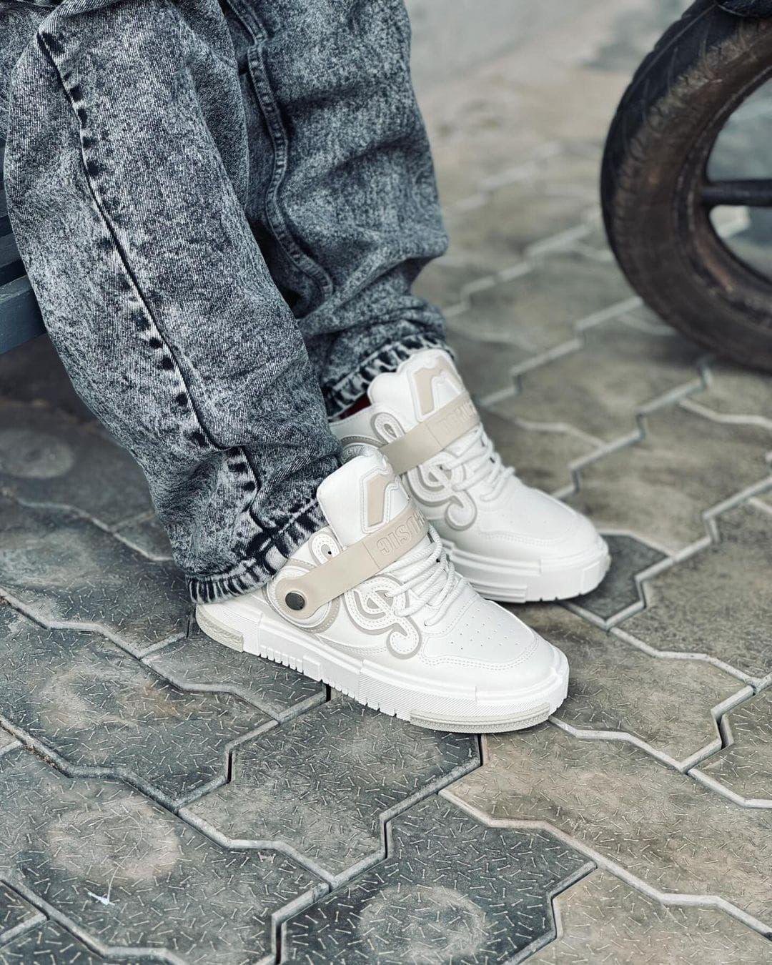 IMPORTED SHOE