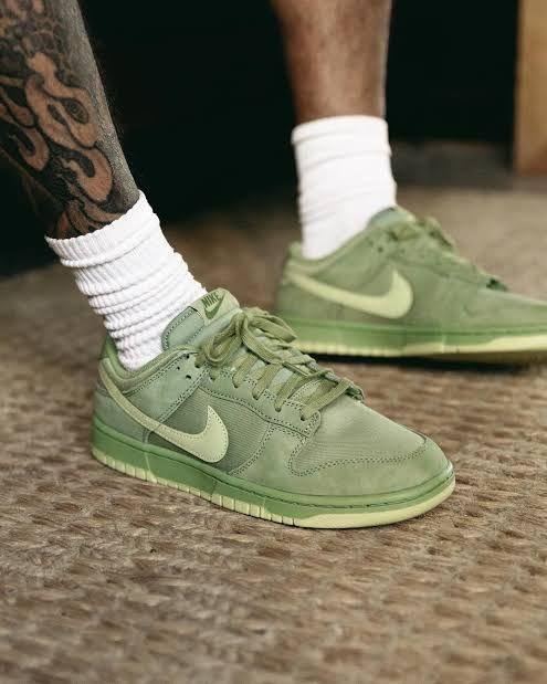 NIKE DUNK LOW RETRO PREMIUM OIL AURA