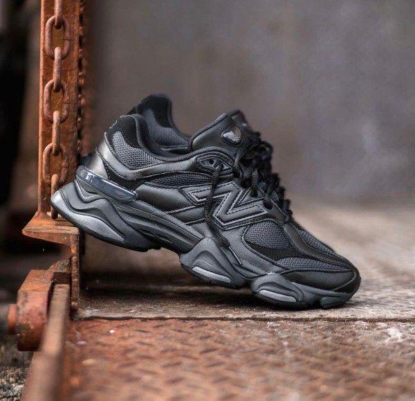 NEW BALANCE 9060 TRIPLE BLACK