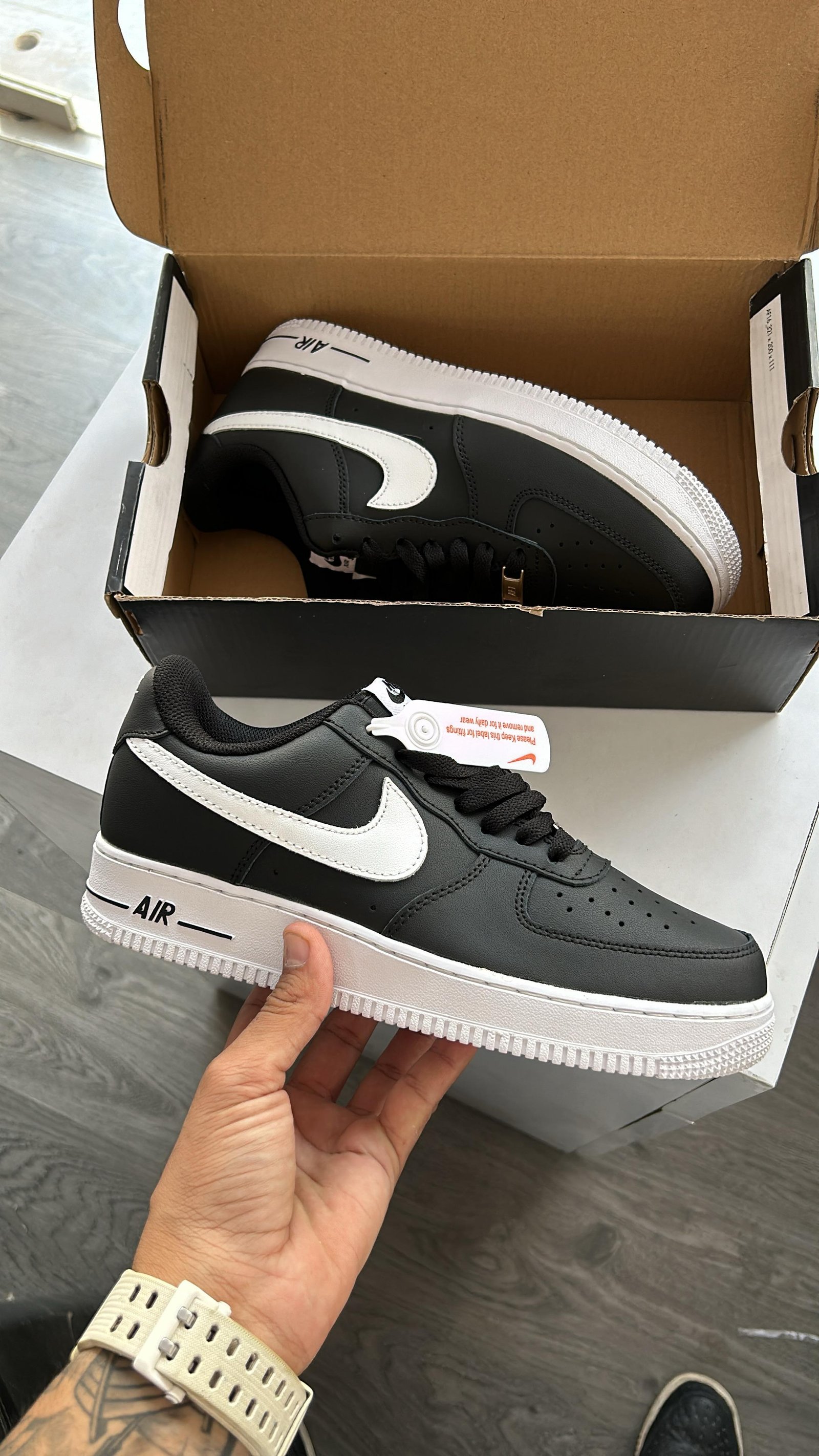 NIKE AIRFORCE 1'07 BLACK/WHITE