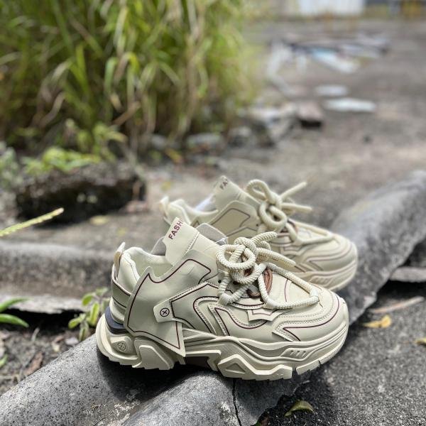 IMPORTED SHOE