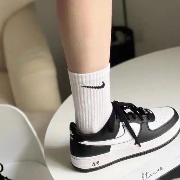 NIKE AIRFORCE 1'07 PANDA