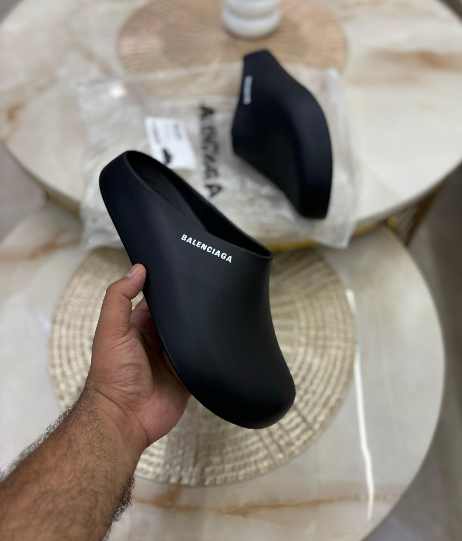 BALENCIAGA