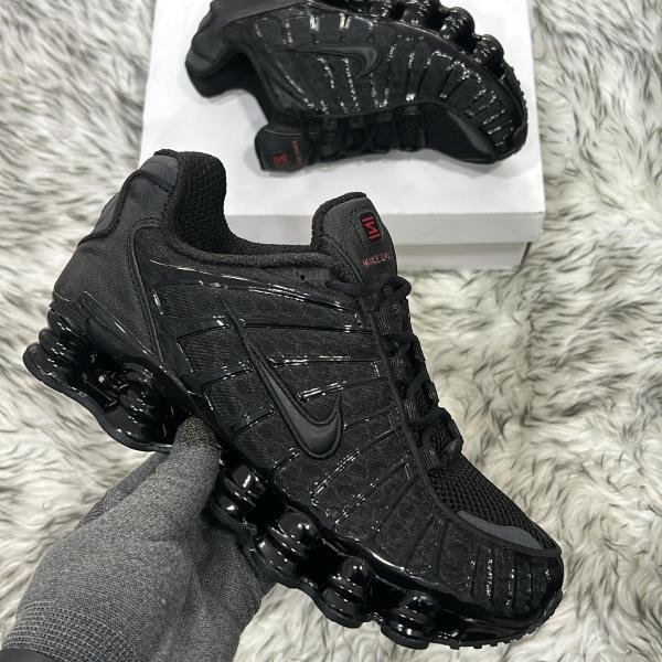 NIKE SHOE TL