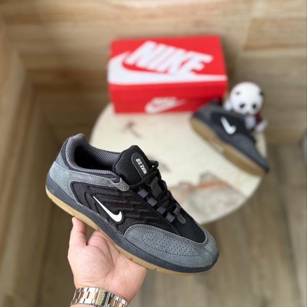 NIKE SHOE