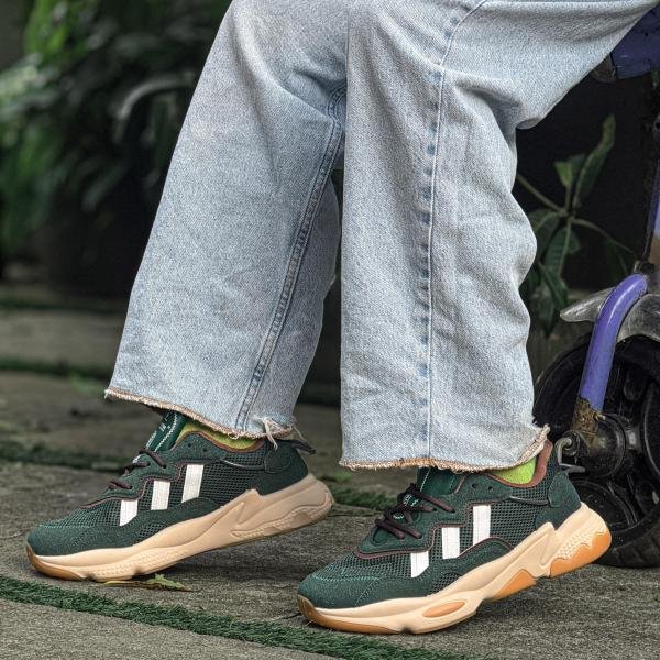 IMPORTED ADIDAS OZWEEGO