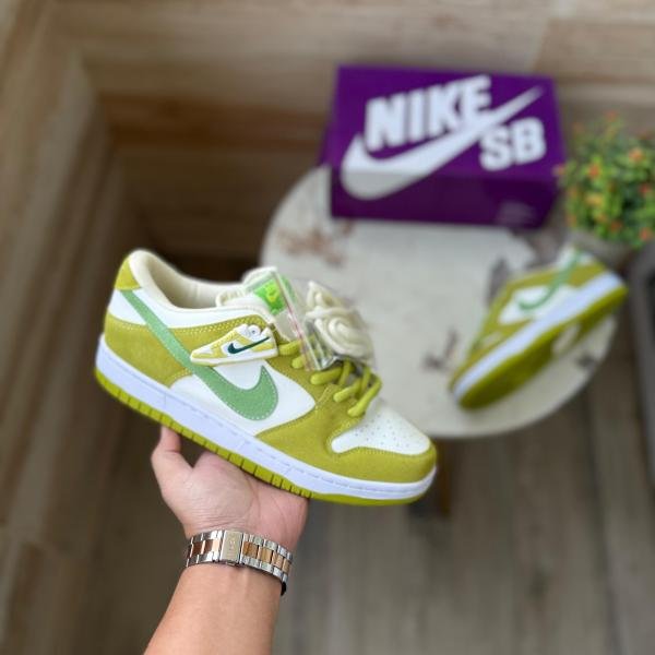 NIKE SB DUNK GREEN APPLE
