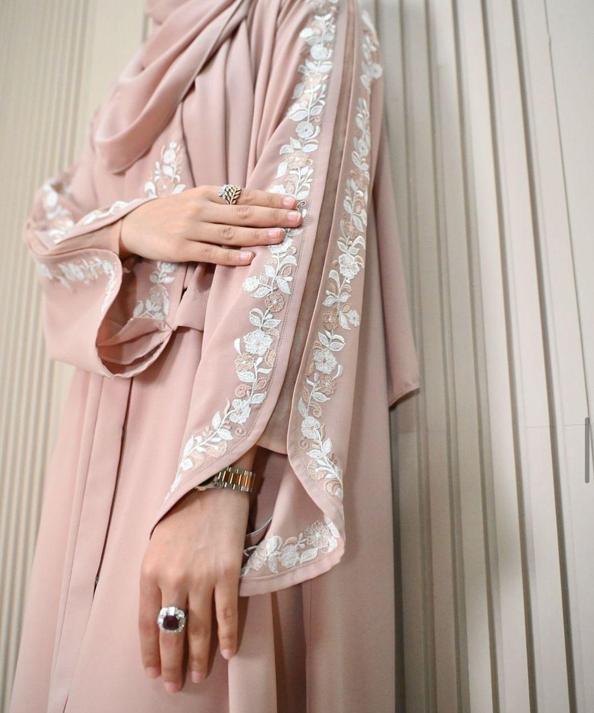 ABAYA AND NORMAL SHAWL